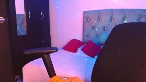 Snapshot of juli_69 chatting on March 7, 2025, 7:49 pm Juliana Torres online show from March 7, 2025, 7:49 pm