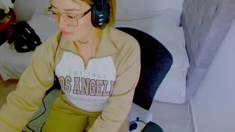 Snapshot of juli_69 chatting on September 16, 2025, 6:42 pm Juliana Torres online show from September 16, 2025, 6:42 pm