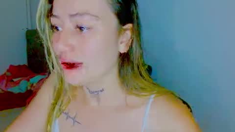 Snapshot of juli_69 chatting on October 21, 2025, 12:11 am Juliana Torres online show from October 21, 2025, 12:11 am