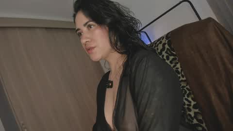 Snapshot of juli_hairy chatting on May 9, 2026, 10:04 pm Juli Modelo Independiente online show from May 9, 2026, 10:04 pm