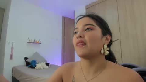 Snapshot of juli_santos_22 chatting on December 21, 2024, 7:27 pm juli_santos_22 online show from December 21, 2024, 7:27 pm