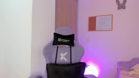 Snapshot of juli_santos_22 chatting on January 30, 2025, 6:21 pm juli_santos_22 online show from January 30, 2025, 6:21 pm