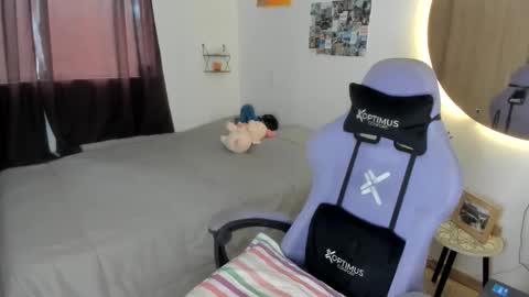 juli_santos_22 online show from March 11, 2026, 12:22 pm