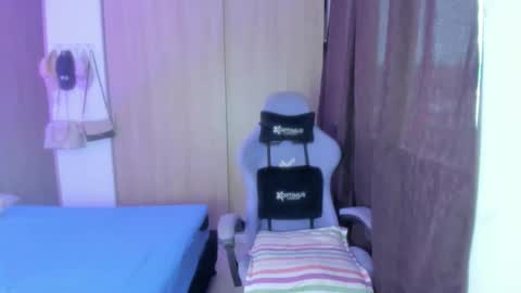 juli_santos_22 online show from May 2, 2026, 10:26 pm