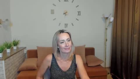 julia__cherry_ online show from February 9, 2025, 2:18 pm