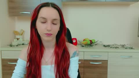 JuliaJae online show from April 28, 2026, 7:02 am