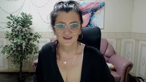 Julia Andersone online show from February 2, 2025, 4:43 pm