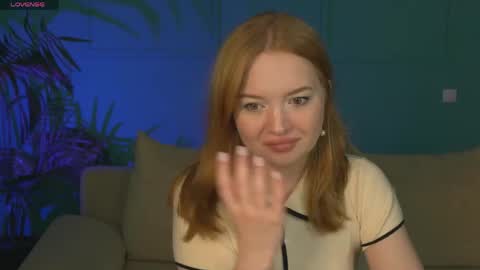 Julia  online show from April 25, 2026, 3:31 pm