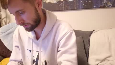 Snapshot of julia_official chatting on October 31, 2025, 10:22 pm julia_official online show from October 31, 2025, 10:22 pm