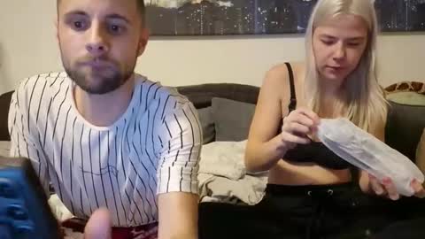 Snapshot of julia_official chatting on November 29, 2025, 9:18 pm julia_official online show from November 29, 2025, 9:18 pm