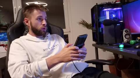 Snapshot of julia_official chatting on January 13, 2026, 8:58 pm julia_official online show from January 13, 2026, 8:58 pm