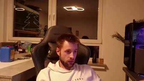 Snapshot of julia_official chatting on February 3, 2026, 9:20 pm julia_official online show from February 3, 2026, 9:20 pm