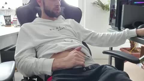 Snapshot of julia_official chatting on February 5, 2026, 12:21 pm julia_official online show from February 5, 2026, 12:21 pm