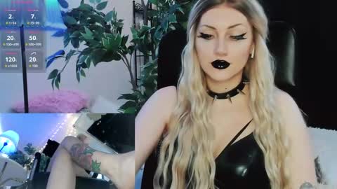 Snapshot of julia_wilson chatting on March 5, 2025, 5:39 pm ALL MY CONTENT at online show from March 5, 2025, 5:39 pm