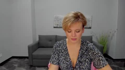 Julia online show from January 28, 2025, 9:51 am