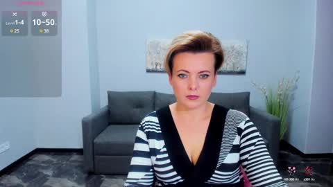 Julia online show from February 7, 2025, 12:39 pm