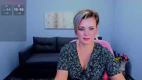 Julia online show from November 23, 2025, 7:19 am