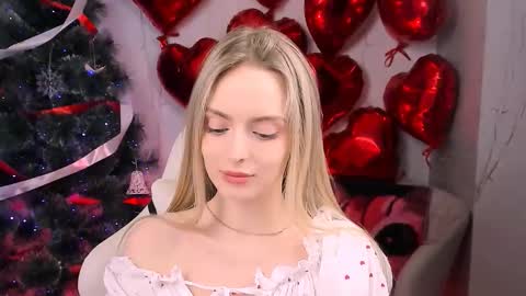 Julia online show from February 13, 2026, 4:14 pm