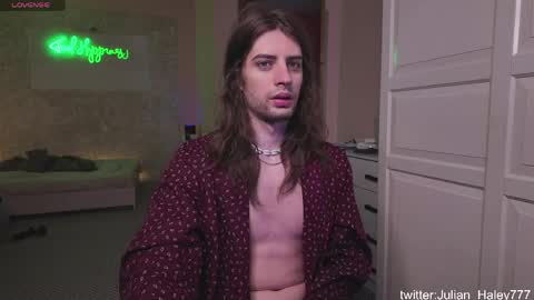 julian_cassablanca online show from April 24, 2026, 3:20 am