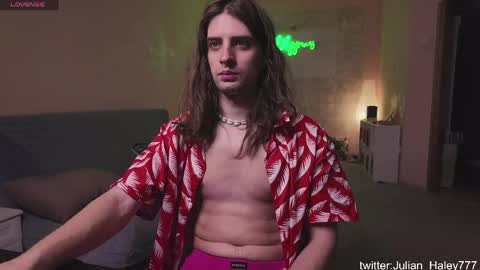 julian_cassablanca online show from May 13, 2026, 1:25 am