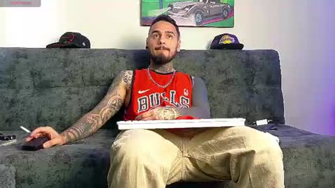 Snapshot of julian_tattoo chatting on June 23, 2026, 8:40 pm Julian independent model online show from June 23, 2026, 8:40 pm