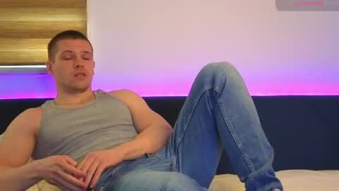 julian_turner online show from April 24, 2026, 1:02 pm