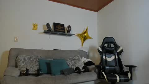 julian_wallace online show from October 29, 2025, 3:47 pm