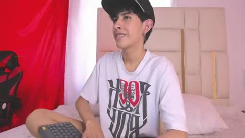 Snapshot of julian_xp chatting on July 6, 2026, 8:00 pm Julian online show from July 6, 2026, 8:00 pm