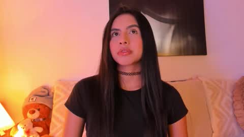 Snapshot of juliana_cute_22 chatting on March 25, 2026, 5:35 am Juliana online show from March 25, 2026, 5:35 am