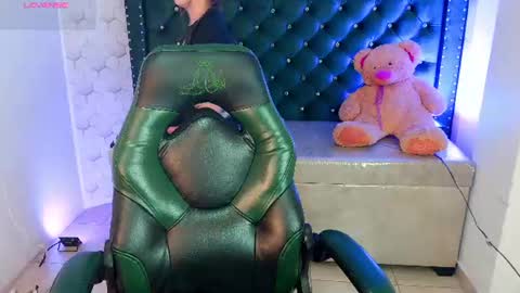 juliana_diamond_ online show from July 8, 2026, 3:22 am