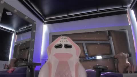 juliana_js_ online show from March 19, 2026, 8:02 pm