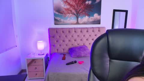  JULIANA CASTRO online show from November 15, 2025, 11:40 am