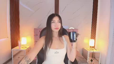 Snapshot of julianaa_castro chatting on July 24, 2026, 12:14 pm JULIANA CASTRO online show from July 24, 2026, 12:14 pm