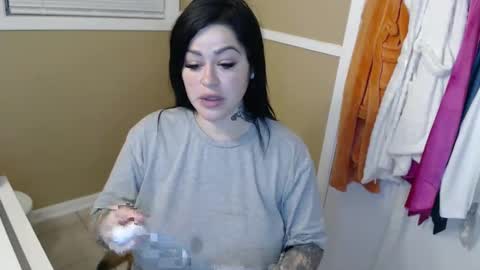 Snapshot of julianaxxxrose chatting on February 5, 2025, 12:27 pm Texas Mamasita online show from February 5, 2025, 12:27 pm