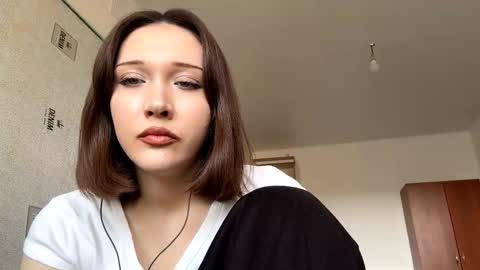 Kira online show from March 15, 2026, 8:09 am