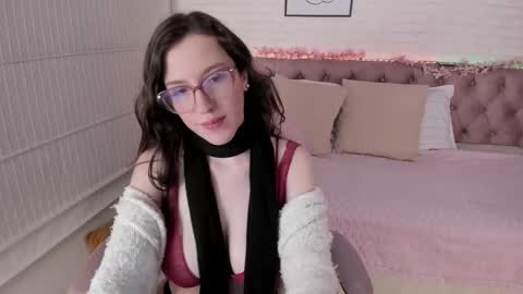 Snapshot of julianne__ chatting on February 26, 2025, 3:10 am Julianne online show from February 26, 2025, 3:10 am