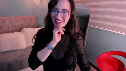 Snapshot of julianne__ chatting on October 24, 2025, 4:31 am Julianne online show from October 24, 2025, 4:31 am