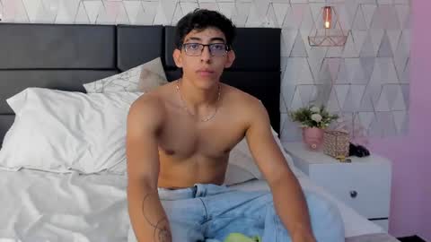 Snapshot of julianrouss chatting on July 2, 2026, 3:23 am Julian online show from July 2, 2026, 3:23 am