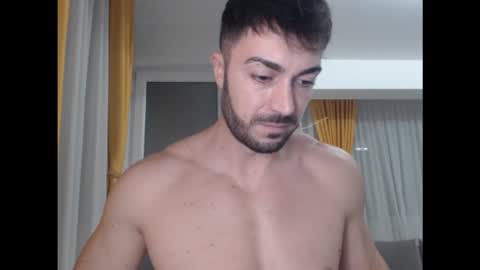 Snapshot of julianroyce chatting on November 11, 2025, 5:24 pm JulianRoyce online show from November 11, 2025, 5:24 pm