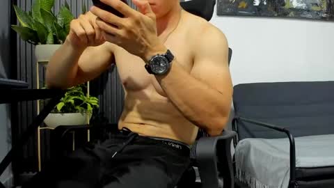 Snapshot of juliansexxx16 chatting on May 5, 2026, 11:35 pm Julian online show from May 5, 2026, 11:35 pm