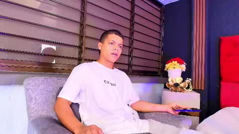 Snapshot of juliansterling___ chatting on June 13, 2026, 7:34 pm JULIAN STEARLING online show from June 13, 2026, 7:34 pm