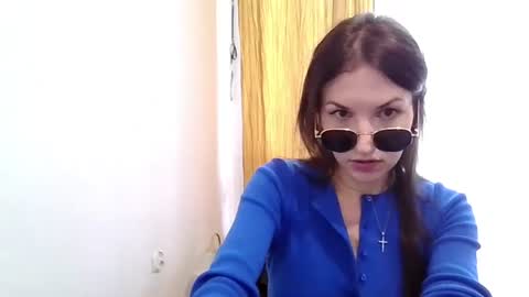 Julia online show from July 25, 2026, 1:52 pm