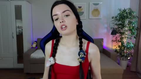 Snapshot of juliaortega_ chatting on May 9, 2026, 7:13 am Julia online show from May 9, 2026, 7:13 am