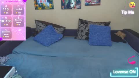 Snapshot of juliasane_ chatting on May 7, 2026, 2:22 pm Jul online show from May 7, 2026, 2:22 pm