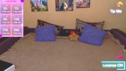 Snapshot of juliasane_ chatting on May 24, 2026, 10:20 am Jul online show from May 24, 2026, 10:20 am