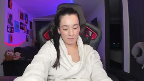 Jeimy Help me to reach 100 thumbs up online show from February 3, 2026, 2:53 am