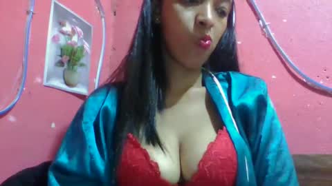 julie0612 online show from May 4, 2026, 6:48 pm