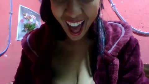 julie0612 online show from June 7, 2026, 6:33 pm