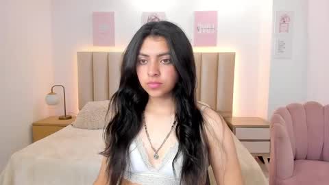 Snapshot of julie_devani chatting on November 19, 2025, 8:20 pm julie_devani online show from November 19, 2025, 8:20 pm