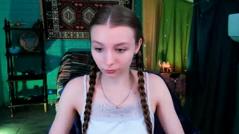 Snapshot of juliedaniel chatting on May 18, 2026, 8:20 am juliedaniel online show from May 18, 2026, 8:20 am